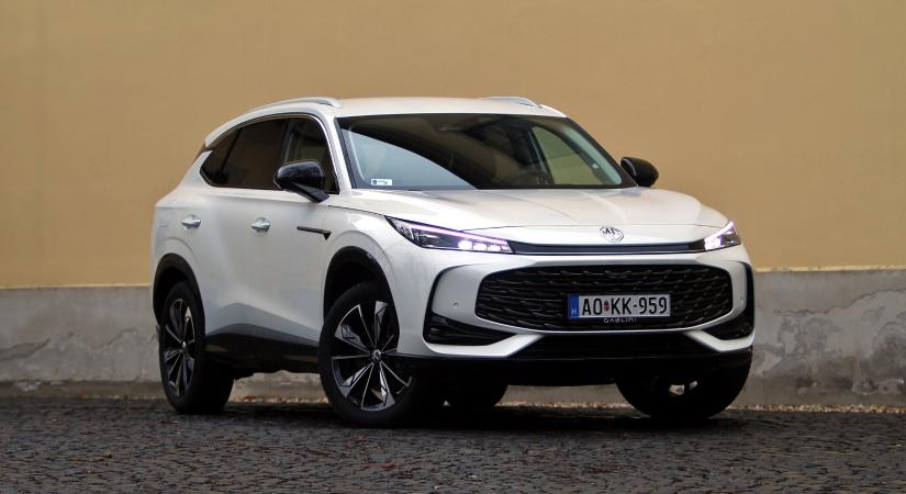 Olcsó autózással kecsegtető különc kínai hibrid