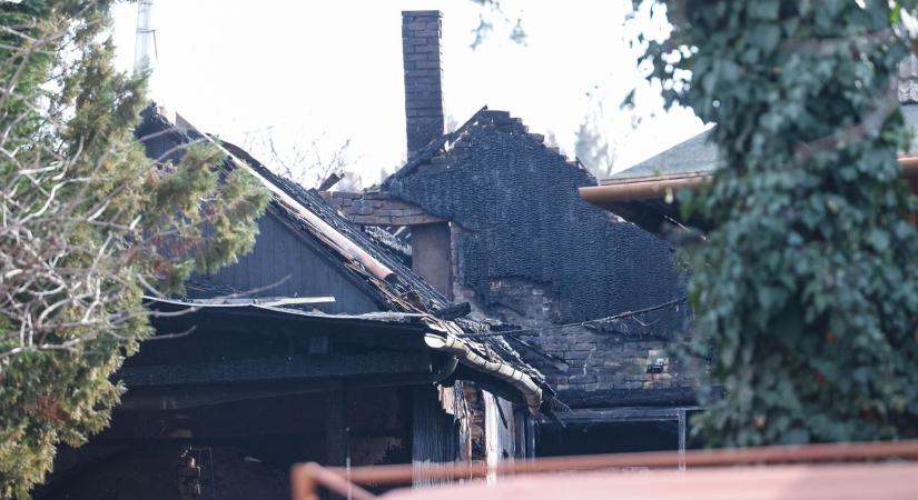 Robbanások rázták meg az utcát – „Mindent elborítottak a lángok” (galéria)