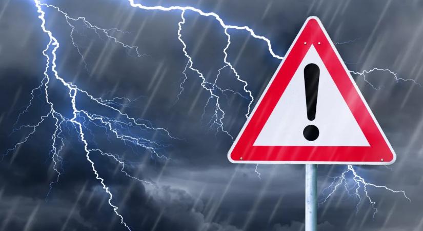 Jönnek a zivatarok: 10 vármegye érintett, jég is hullhat