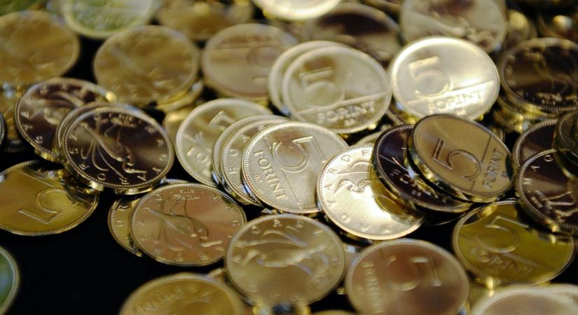 Új pénz érkezik Magyarországon – Így fog kinézni a 25 ezer forintos érme