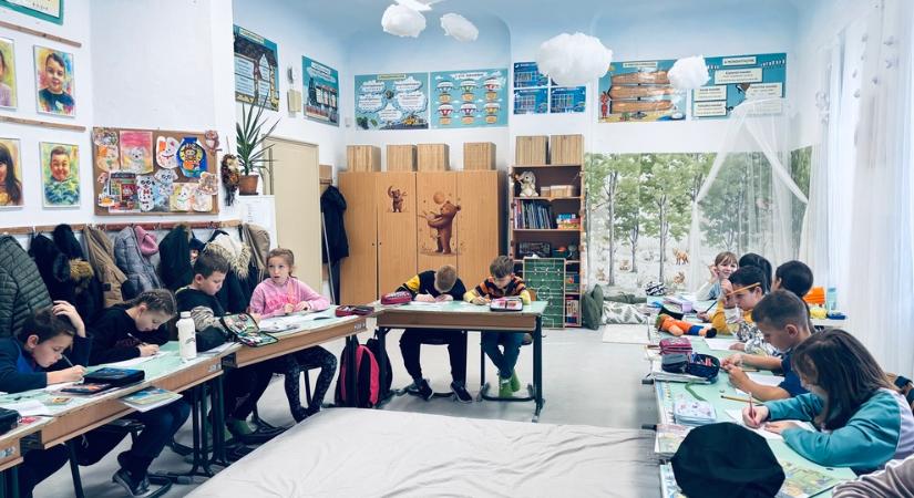 „Anya, maradhatok még a suliban?” A mondat, amit minden szülő hallani akar, a Tüköryben elhangzik