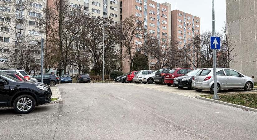 Belvárosi parkolóvadászat: mit ér a lakossági engedély valójában?