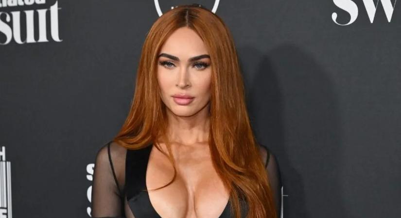 Megan Fox pajzán fotózással tért vissza - pimasz reakció érkezett