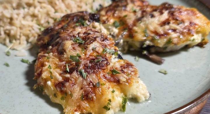 Tejszínes-gombás csirkemell a sütőből: krémes, tartalmas ebéd