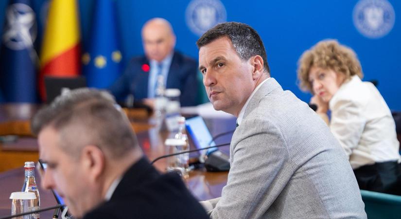 Nincs napirenden Bolojan leváltása – Tánczos Barna a koalícióról: „stabilabb, mint amilyennek látszik”