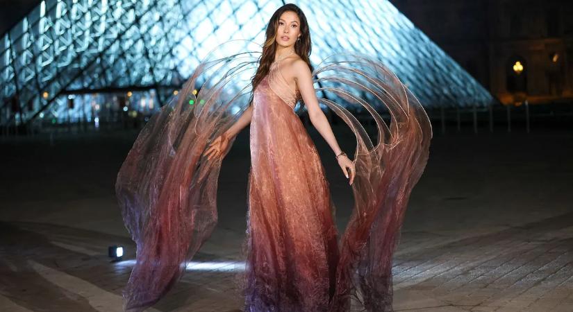 Párizsi divathét: elképesztő szettek és dögös megjelenések a Louvre gáláján