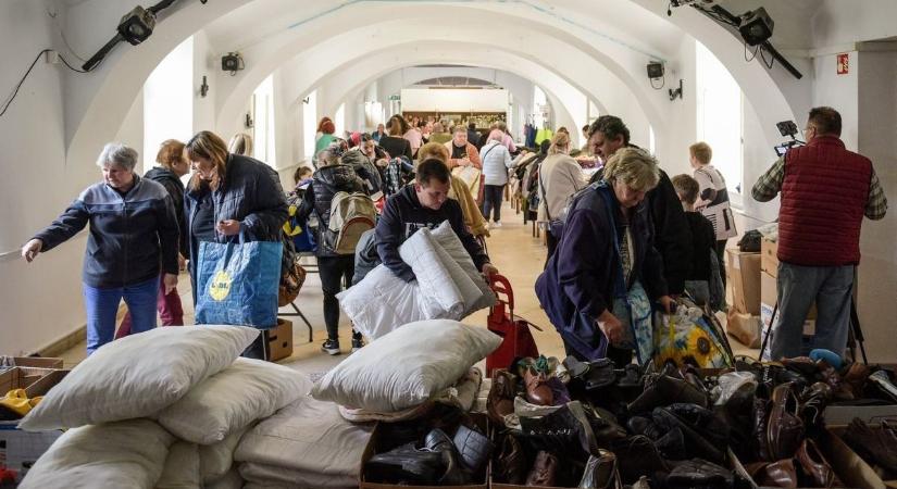 Ruhát oszt a Vöröskereszt Szekszárdon – mutatjuk, mikor és hol!