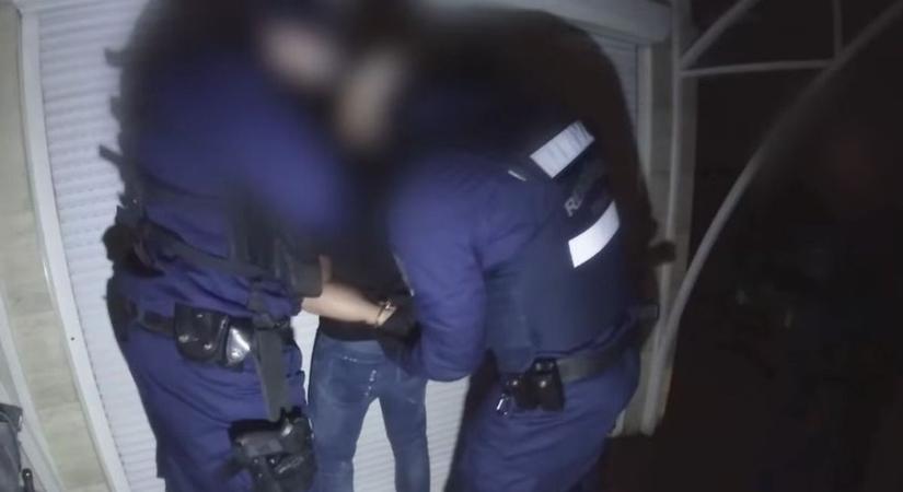 Elfogtak 75 drogdílert Somogyban, itt a videó a bevetésről