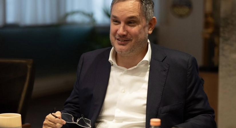 Kötetlen beszélgetés miatt mentek volna Nagy Mártonék az osztrák luxusszállodába