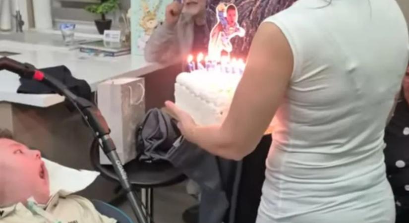 "Ő az életem legnagyobb ajándéka" - SMA Bálint 11 éves lett, így ünnepelték őt