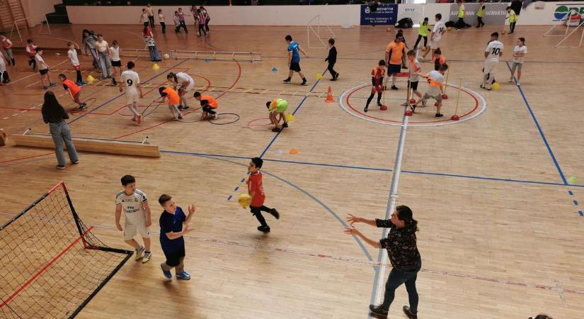 Focipalánták ügyeskedtek a barcsi sportcsarnokban