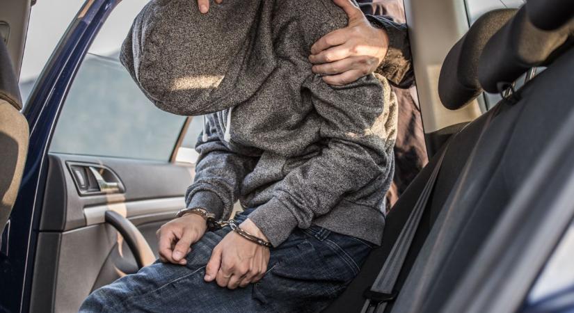 Három kiló kokaint és több millió forint készpénzt találtak a tatabányai Escobarnál