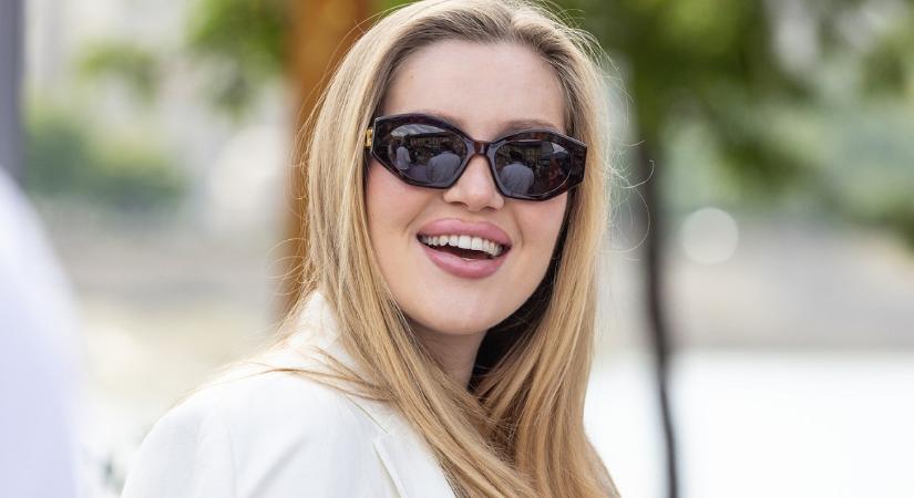 Friss babafotón mutatta meg Buzsik Borka, mekkorát nőtt a kislánya