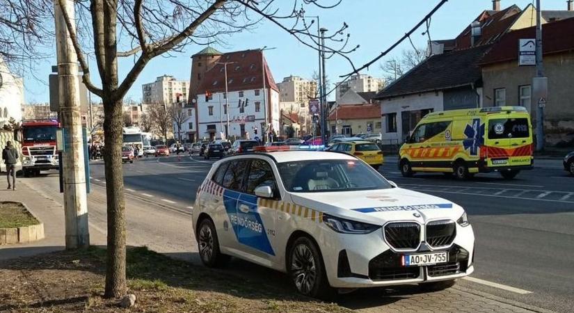 Baleset Debrecenben: hármas karambol történt az egyik forgalmas csomópontban!