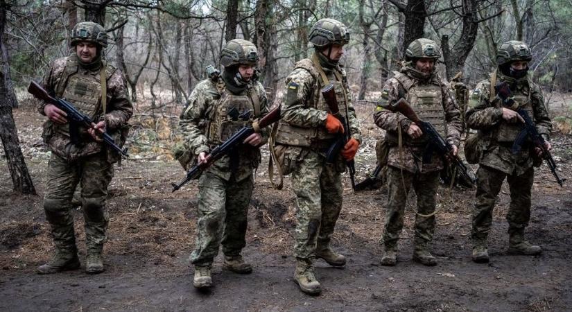 Vészesen fogy az ukrán hadsereg, egyre több a nő - a megcélzott 800 ezres létszám a NATO második legnagyobb katonai erejének felelne meg