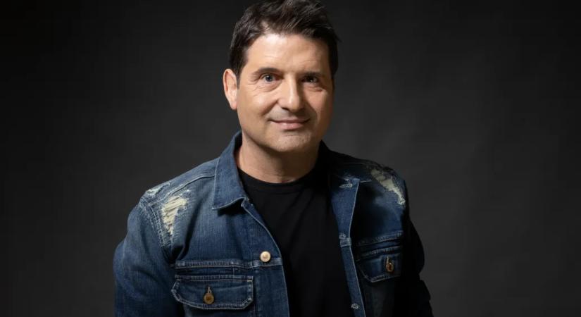 A Mandinerre költözik a Frizbi Hajdú Péterrel