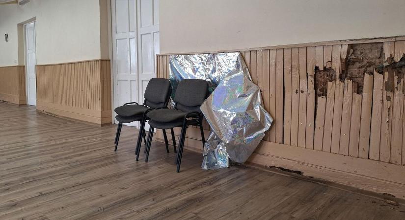 Nárai: felújítás a művelődési házban