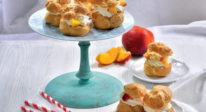 Mini képviselőfánk barackkrémmel