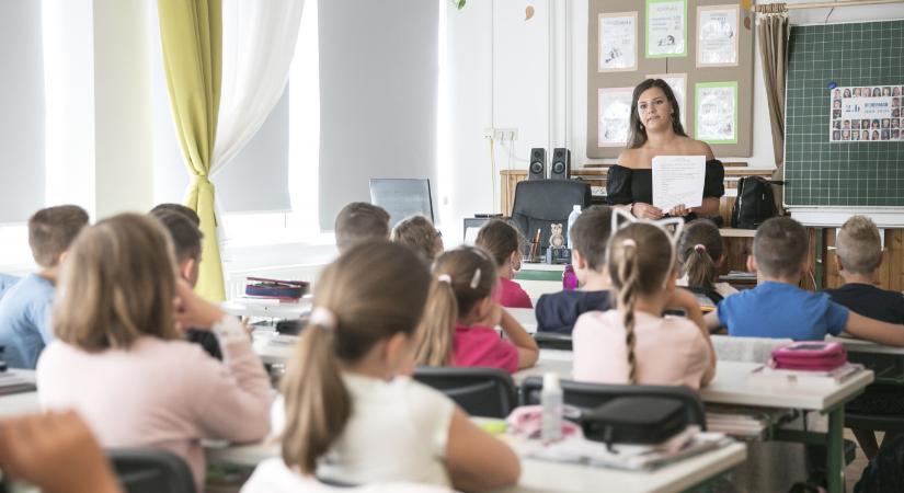 A covidjárvány ideje alatt iskolát kezdő gyerekeknek nehézséget okoz a szocializáció és a tanulás is