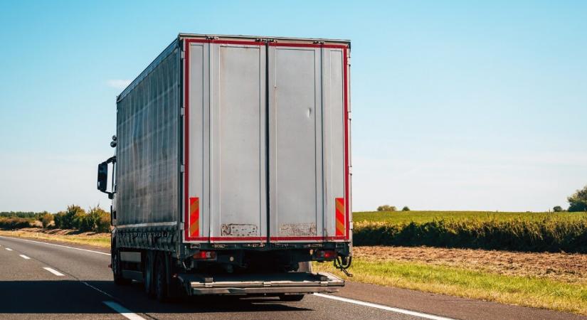 Megtörtént a vádemelés egy különösen veszélyes kamionos ellen