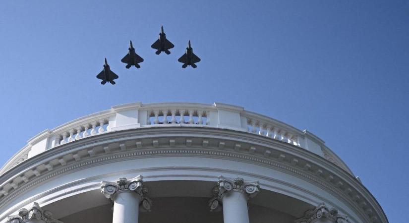 Washingtonba kéretik a fegyvergyártókat, Trumpék elszámolhatták magukat, már több rakéta ment el Irán miatt, mint amennyit Ukrajnának szántak – kifogy a készletekből Amerika?