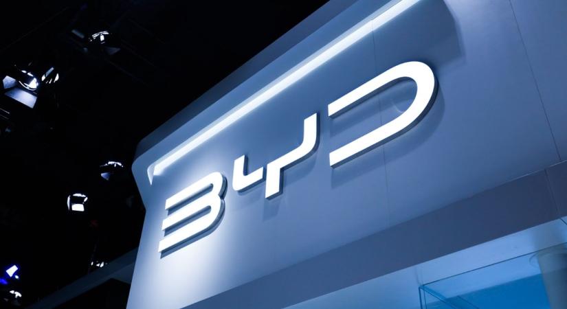 Új korszak jöhet az elektromos autóknál: hatalmas bejelentésre készül a BYD
