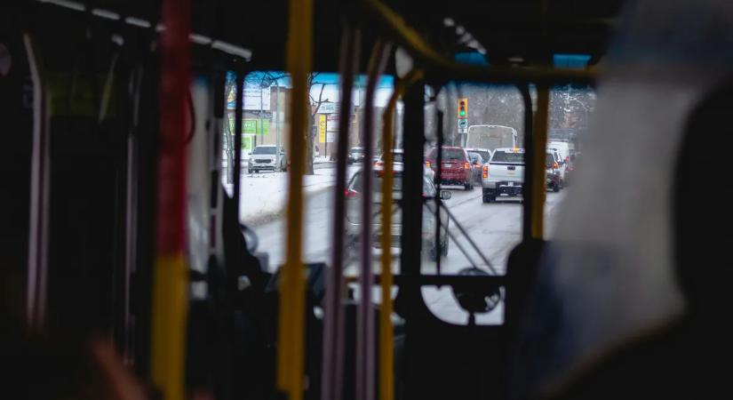 Hajszálon múlt a tragédia: részeg buszsofőr veszélyeztette több mint 50 gyerek életét