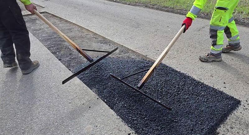 Több helyszínen is útjavításokat végzünk a kerületben a következő napokban