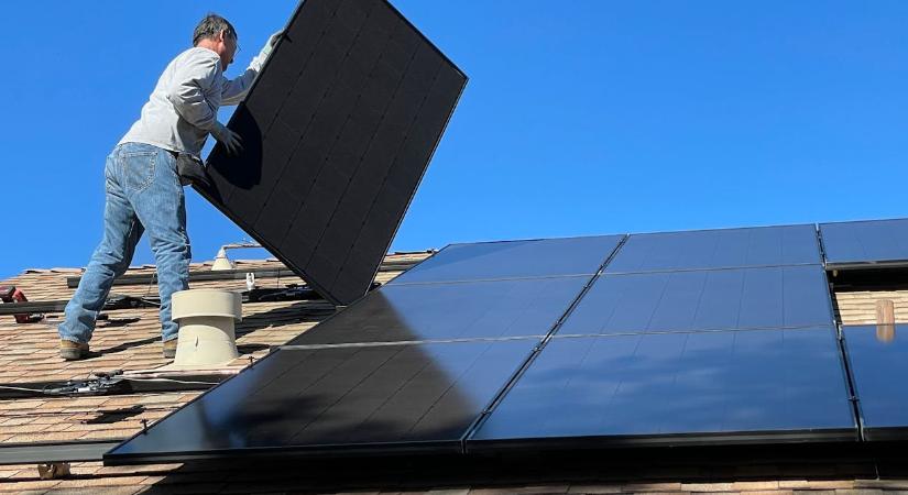Megéri a napelem? Mutatjuk, mennyit takaríthat meg vele
