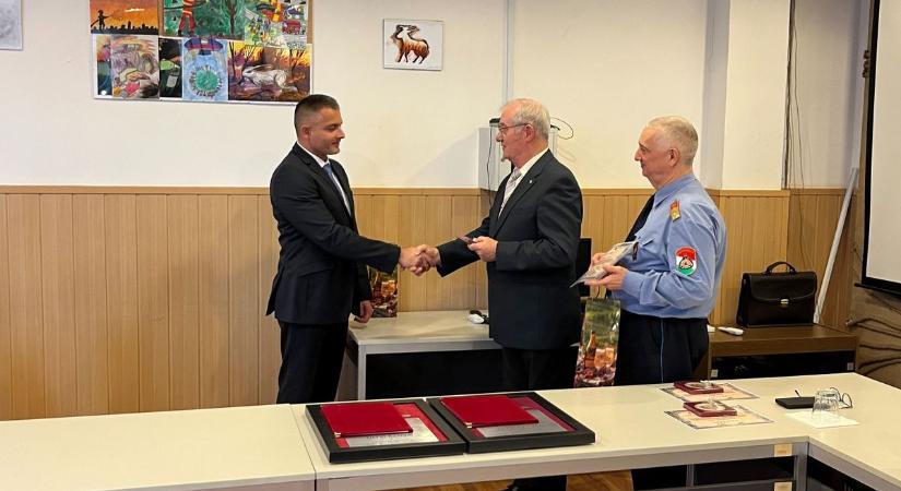 Elismeréseket adtak át a Polgári Védelem világnapján – ők a jászkunsági díjazottak