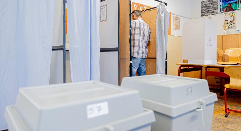 Török Gábor szerint a Fidesz egy szoros vereség esetén is kormányon maradhat