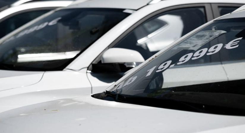 Itt a jó idő, elindultak nyugati autókért a magyarok