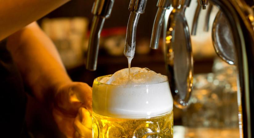 Egyre inkább így koccintunk a sörünkkel