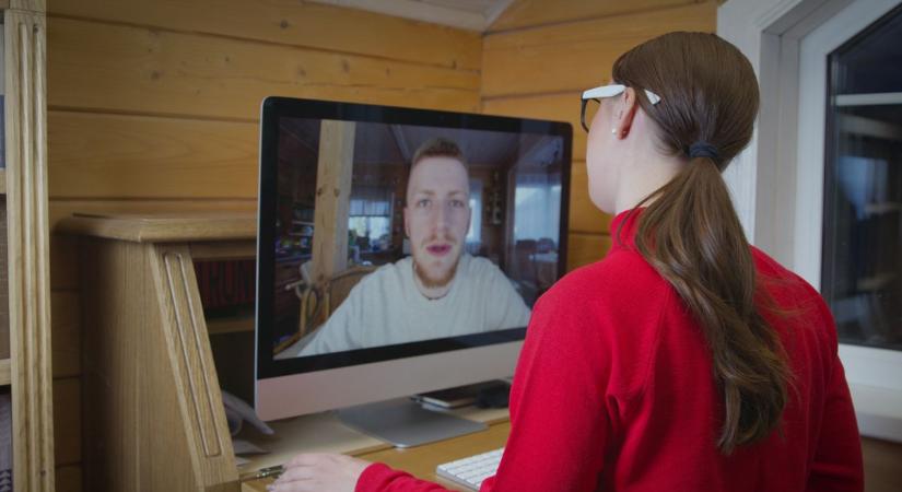 Nevelt lányát és annak barátnőjét is molesztálta, videózta az apa