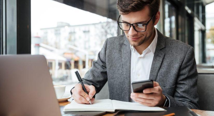 NAV: az egyéni vállalkozóknak már csak negyedévente kell bevallani a tb-járulékot és a szochot