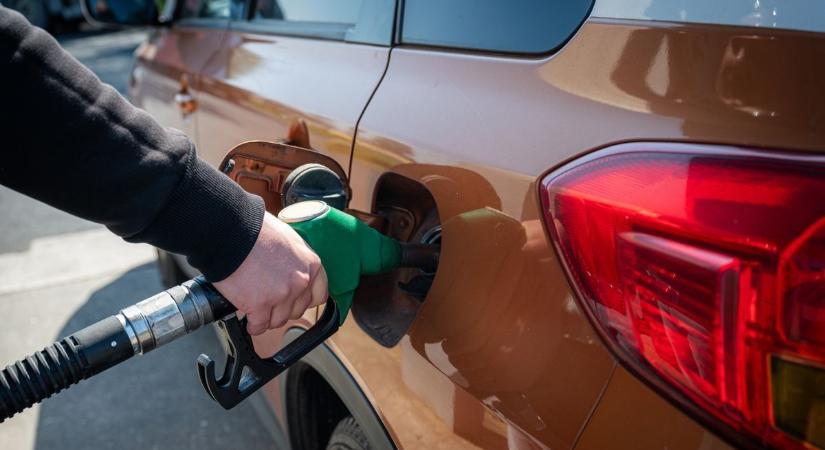 Átvernek a benzinkúton? – figyelmeztet egy pórul járt autós