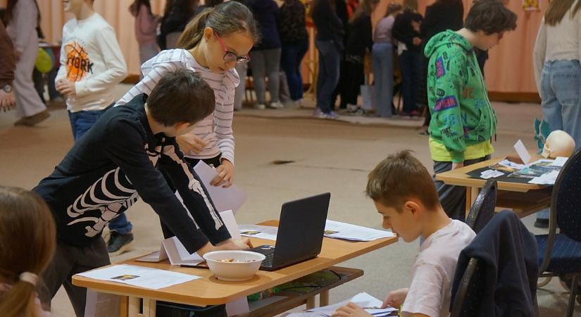 Új kezdeményezés: workshop keretében mutatták be kutatómunkájukat a debreceni diákok
