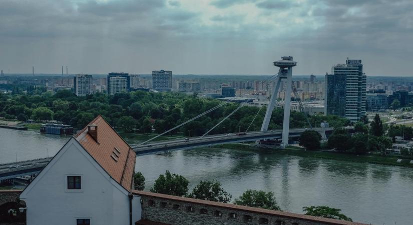 Utasosztályozás alapján zajlik a kimenekítés Szlovákia felé