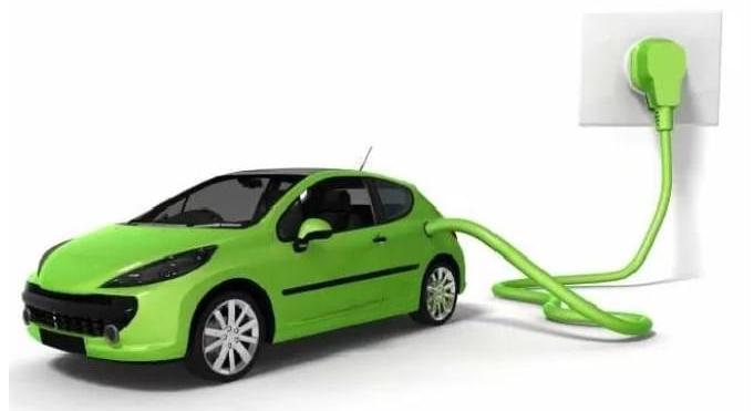 K&H: tripláztak a hibridek, jönnek fel a villanyautók, de a benzineseké a főszerep