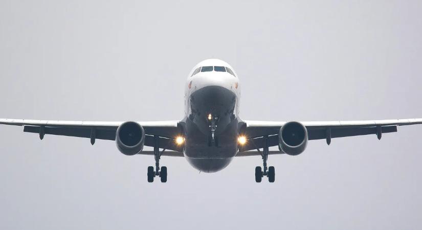 Repülőtéri hírek: van, ahol elindult a légiforgalom, Katarban marad a légtérzár