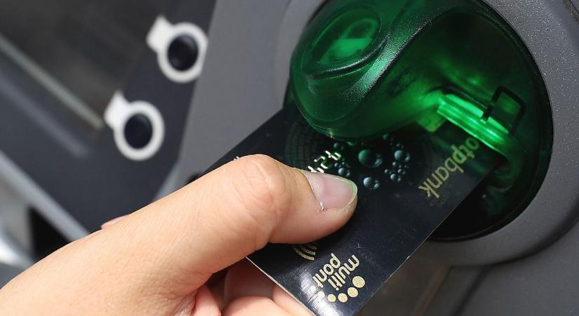 Erre készülj! Nemcsak a NetBank, a kártyád sem fog működni ennél a banknál