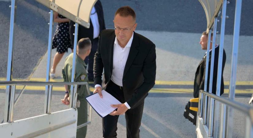 Kreml: Szijjártó Péter az olajszállításokról is egyeztetni fog Vlagyimir Putyinnal