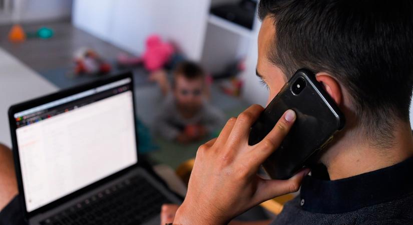 Csak igazgatta magát a mobilpiac 2025 második felében