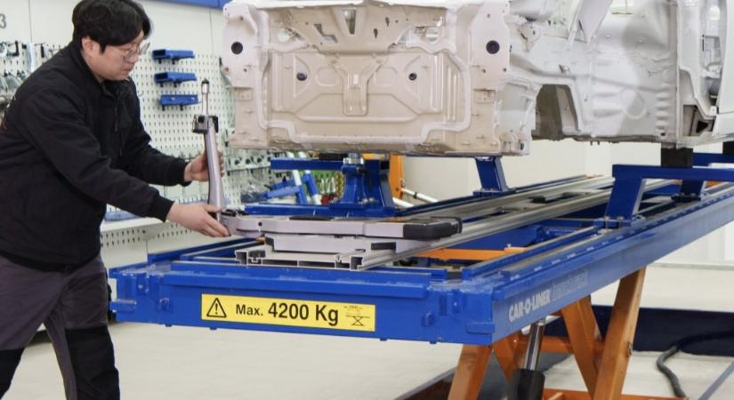 Használt autót sózhatott rá újként a vevőre a kereskedő