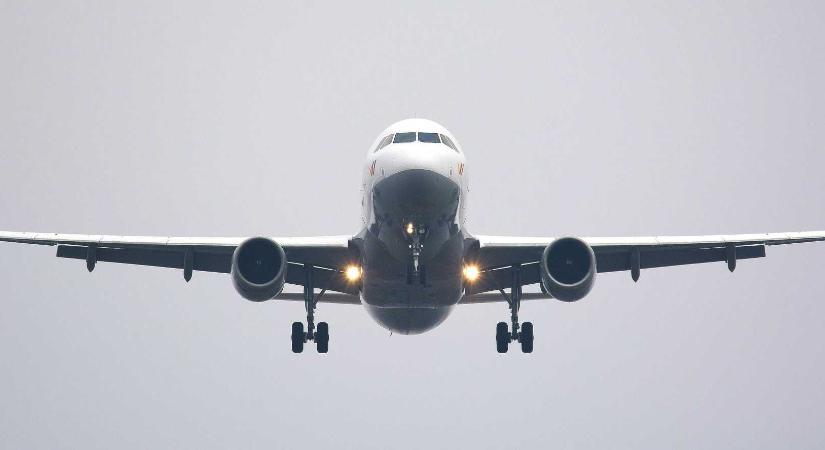 Külügyminisztérium: romániaiakat hoznak haza Dubajból