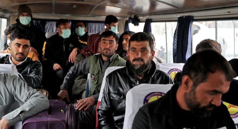 Elképesztő: félezer afgán esett neki Németországnak szélsőbalos politikusok és NGO-k segítségével