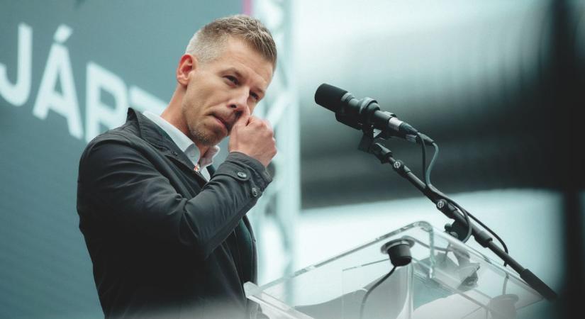 Vajon mit mond a szavazóinak? Szorítja az idő Magyar Pétert, nem maradhat csendben