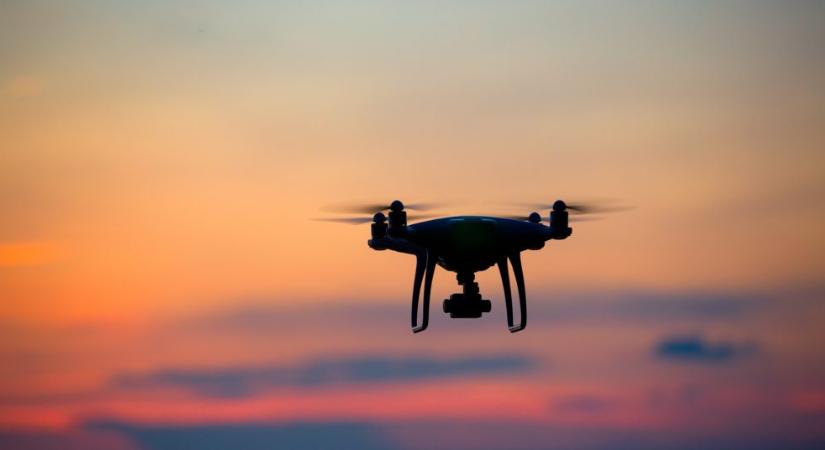 Újabb területeken tiltották be a drónozást