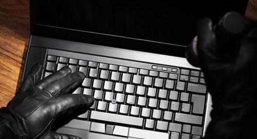 A tudatosság és a körültekintés jelentik a védelmet az online csalók egyre szofisztikáltabb módszerei ellen