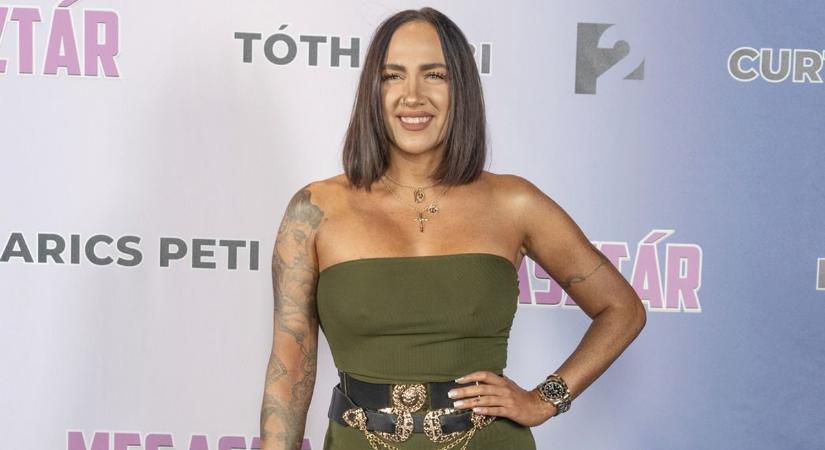 Mindenkit meglepett: ilyen szexi ruhában még te sem láttad Tóth Gabit